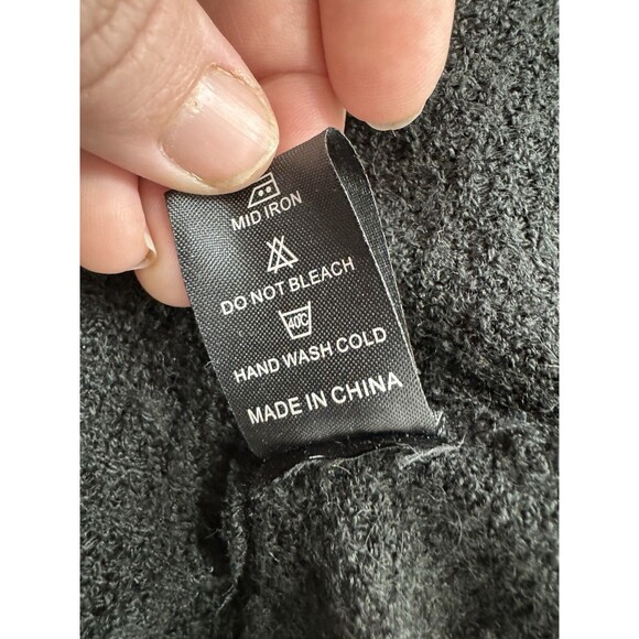 Pretty Angel Sleeveless Faux Fur Trim Oversized Wrap With Toggle Closure L/XL - Picture 10 of 10